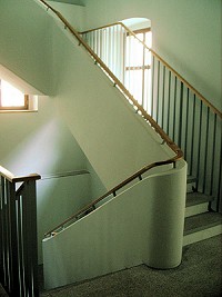Treppenhausanlagen mit Brüstung
