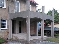 Überdachung Hauseingang als Terrasse